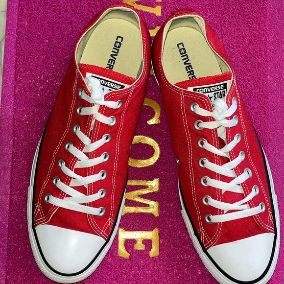 Converse ~ Chuck Taylor Excellent Condition - Picture 5 of 7